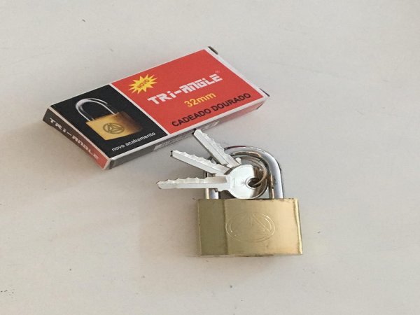 CADEADO TRI-ANGLE DOURADO 32MM
