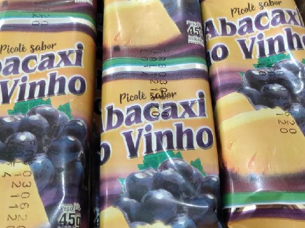 Picolé ao Leite - Abacaxi ao Vinho Picolé ao Leite - Abacaxi ao Vinho