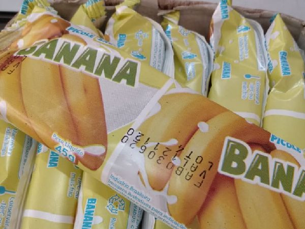 Picolé ao Leite - Banana Picolé ao Leite - Banana