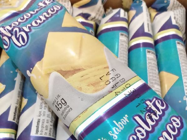 Picolé ao leite - Chocolate Branco Picolé ao leite - Chocolate Branco