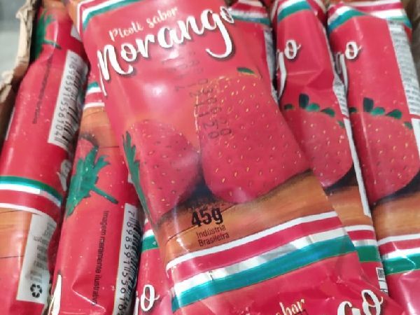 Picolé ao Leite - Morango Picolé ao Leite - Morango
